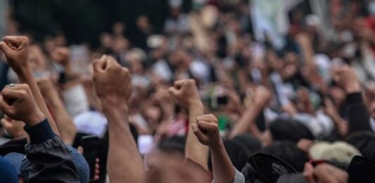 Massa buruh gelar demo JHT/Ist