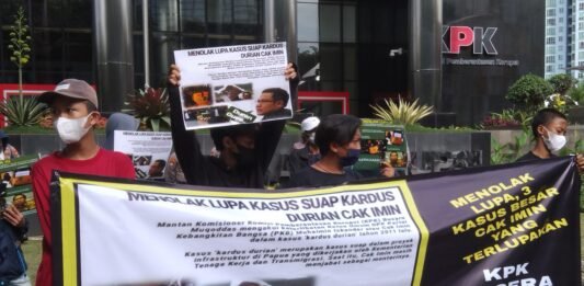 Kardus Durian', Muhaimin