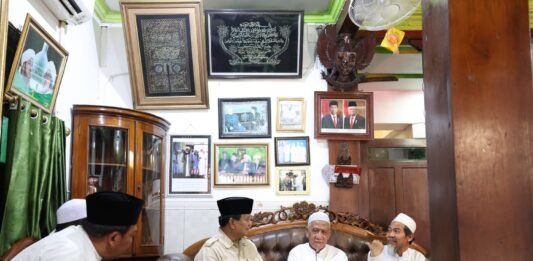 Ketum Partai Gerindra Prabowo Subianto berkunjung ke pondok pesantren Al-Anwar Rembang, Jawa Tengah/Ist