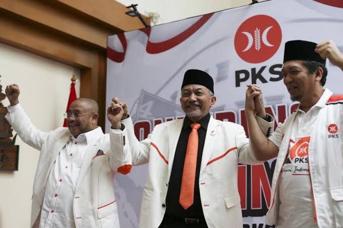 Dirayu Pindah Koalisi dengan Uang dan Jabatan Mentri, PKS: Gak Ada.. - RuangPolitik.com